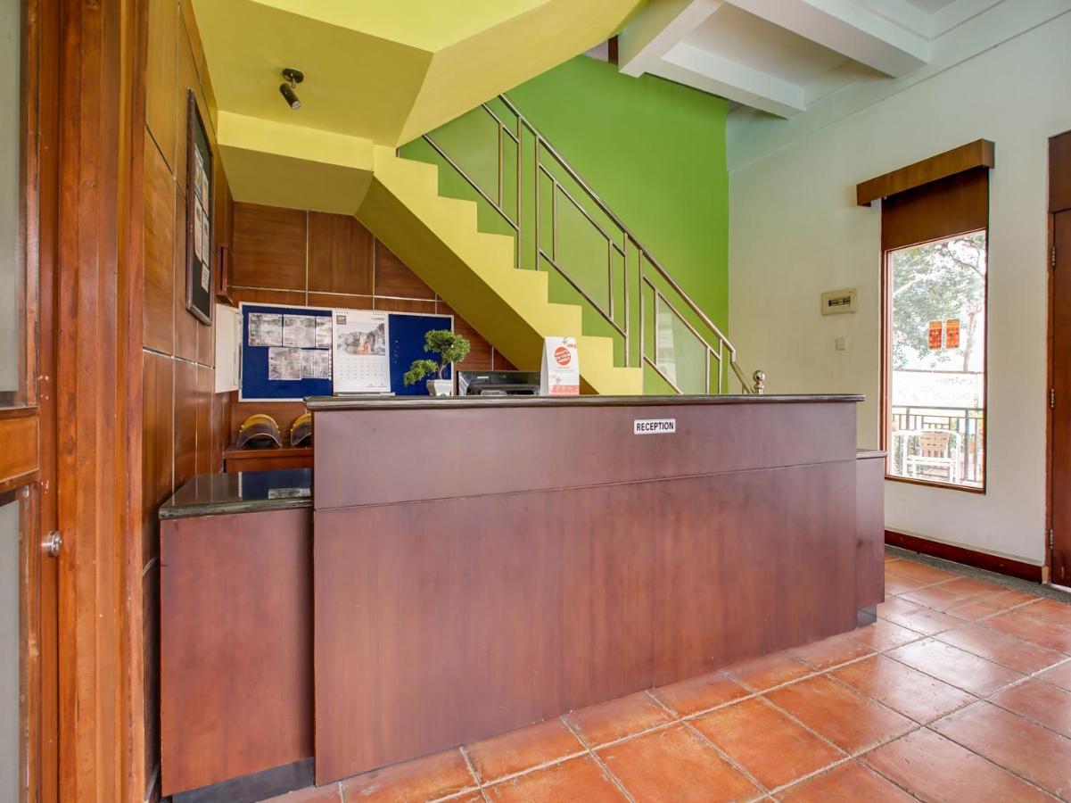 Oyo 3896 Villa Pesona Wisata Puncak Cianjur Exterior foto