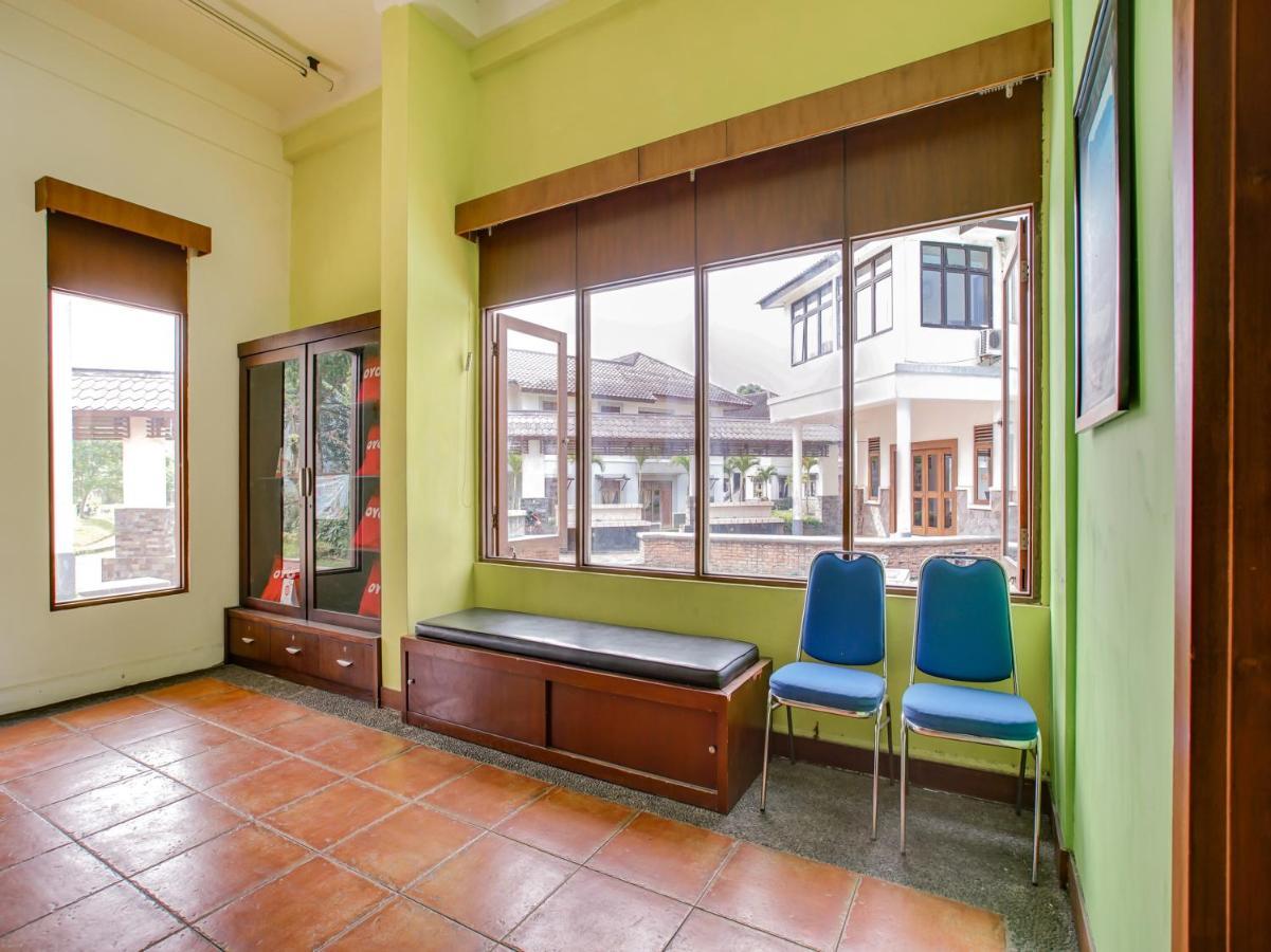 Oyo 3896 Villa Pesona Wisata Puncak Cianjur Exterior foto